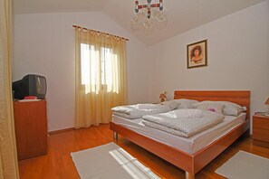 2 chambres, fer et planche à repasser, Wi-Fi, literie fournie