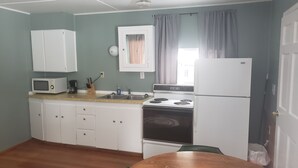 Cabin (Cabin 7) | In-room dining - Shore Acres Resort (Loon Lake)