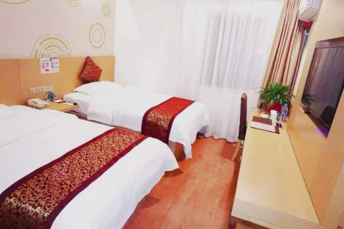 In-room safe, free WiFi