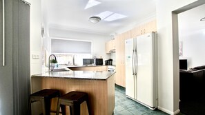 Réfrigérateur, micro-ondes, four, lave-vaisselle