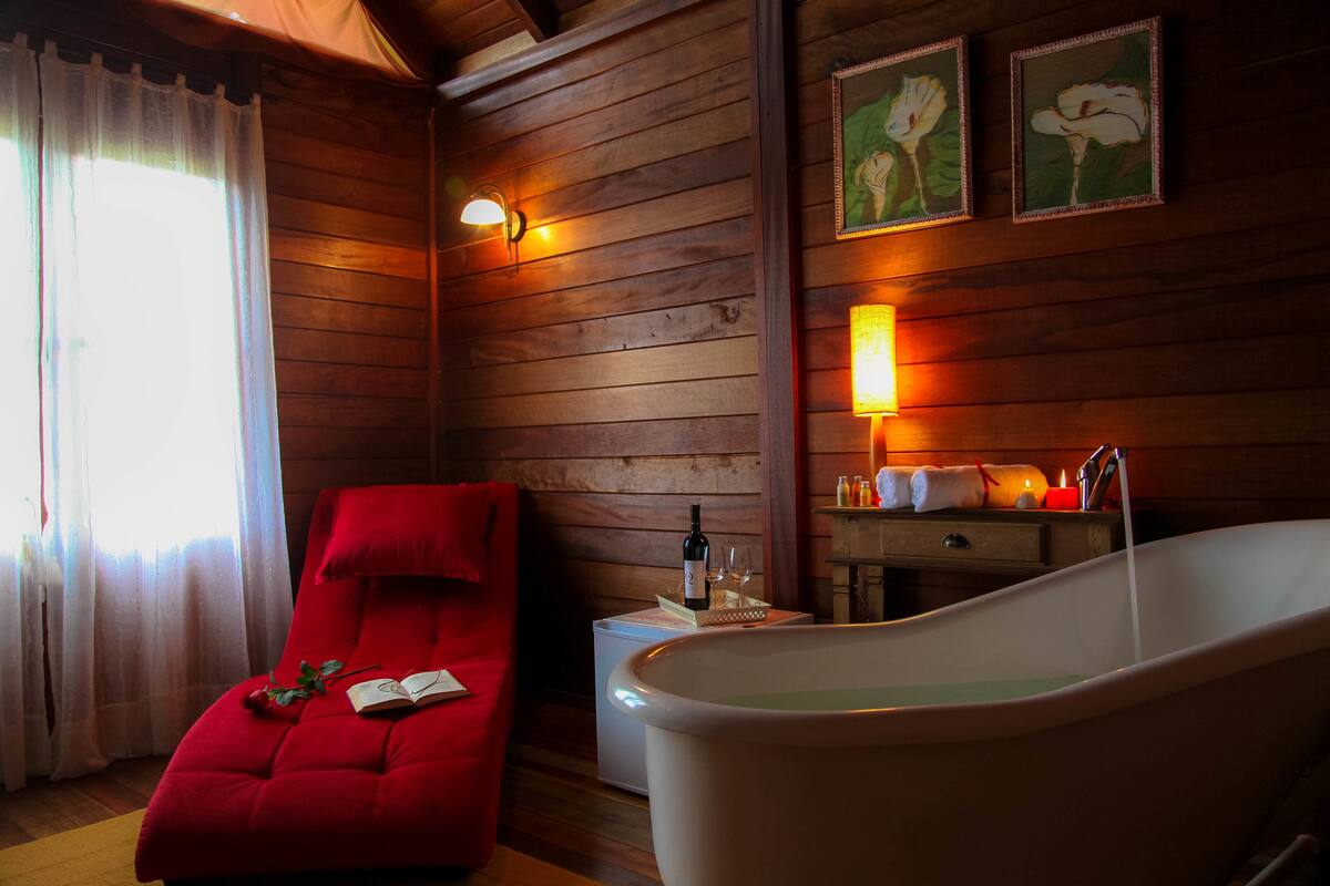 Suite, Bathtub (Vitoriana)
