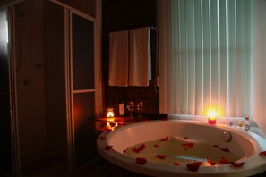 Suite, Bathtub (Ofurô) | Tab mandi berendam