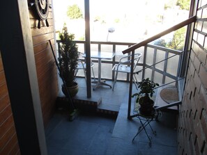 تناول الطعام بالخارج