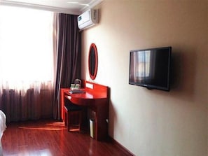 In-room safe, free WiFi
