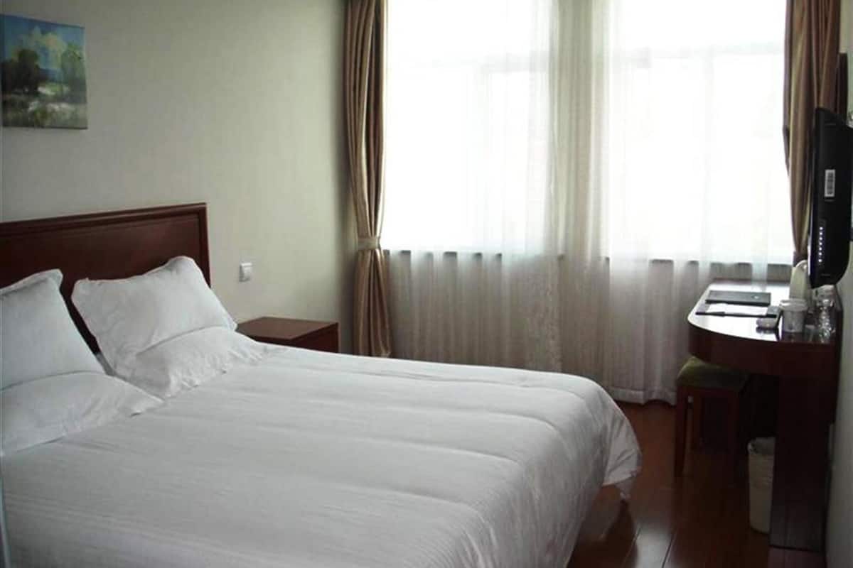 In-room safe, free WiFi