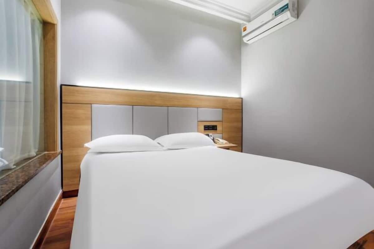 In-room safe, free WiFi