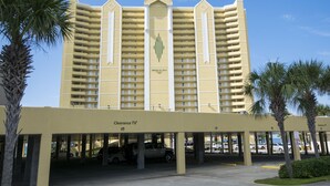 Unclassified image, 3 of 42, button - Emerald Isle 1708 Just Remodeled! Stunning! Front Row Beach Chairs Included! (Panama City Beach)