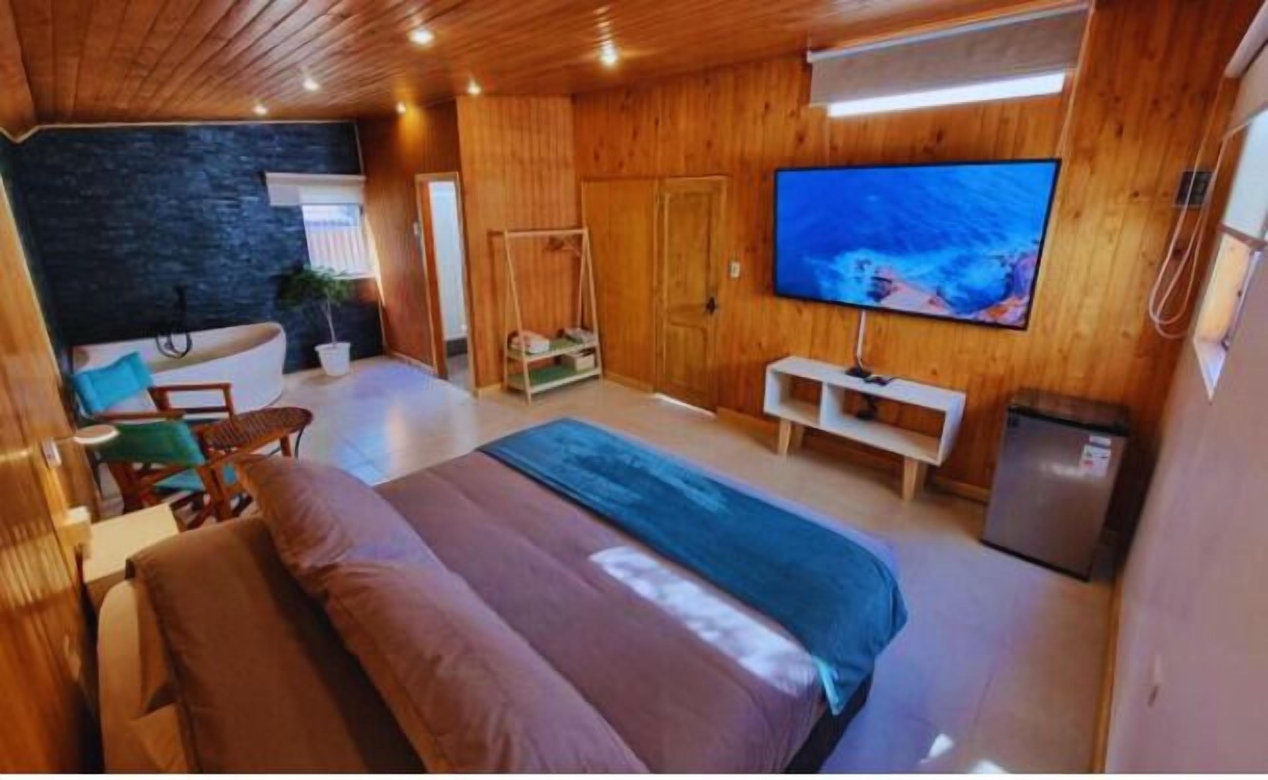 Superior Room | Minibar, blackout curtains, iron/ironing board, free WiFi