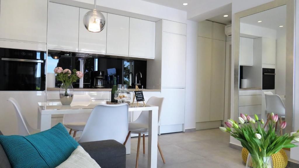 Deluxe Apartment | Private kitchen