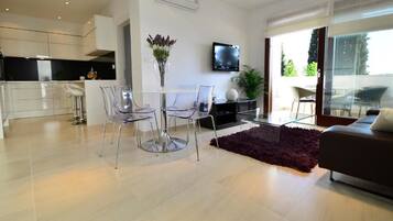 Deluxe Apartment, 2 Bedrooms | Desk, iron/ironing board, free WiFi, bed sheets