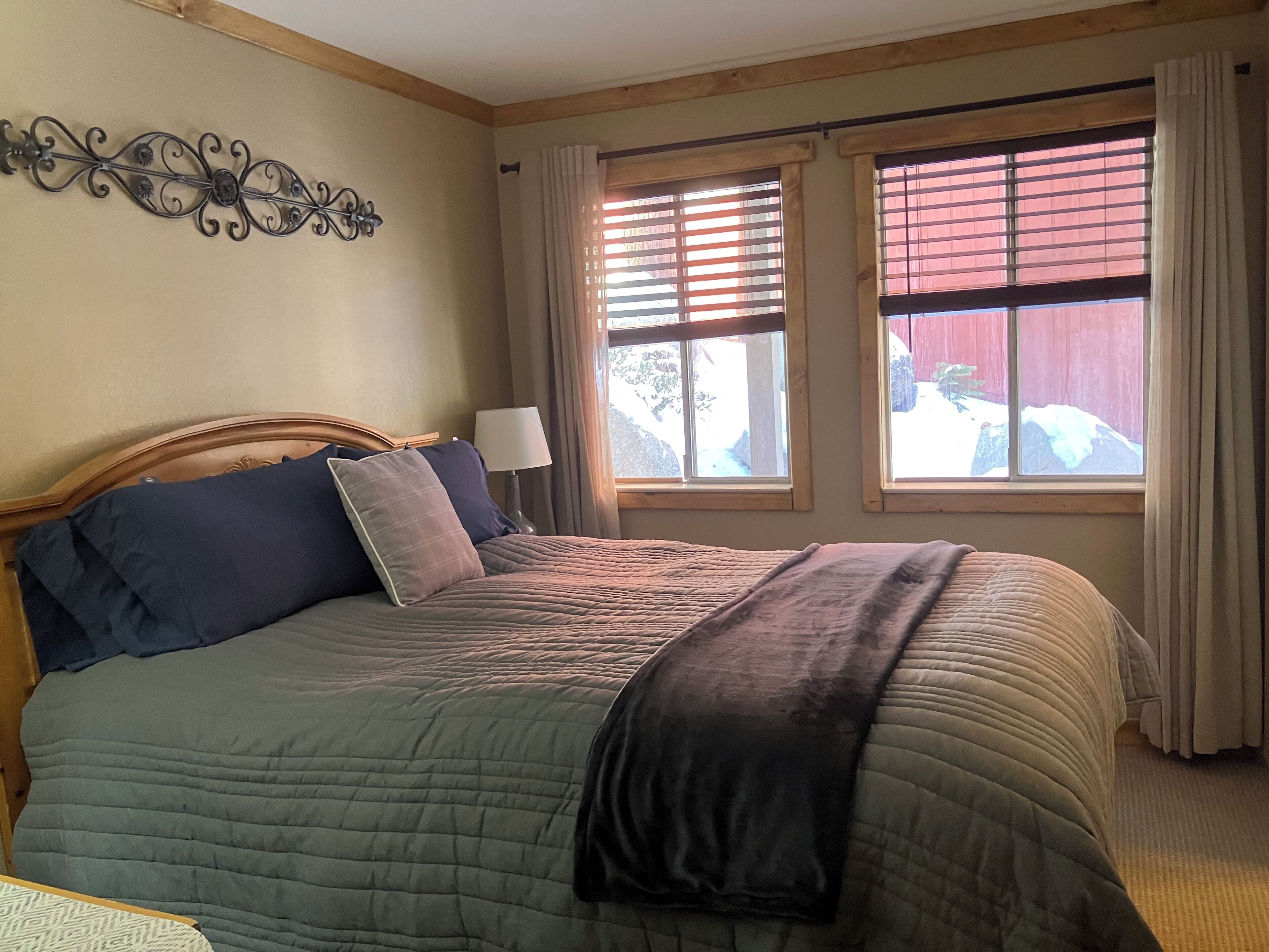 4 chambres, fer et planche à repasser, Wi-Fi gratuit, draps fournis