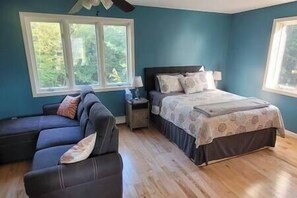 4 bedrooms, iron/ironing board, WiFi