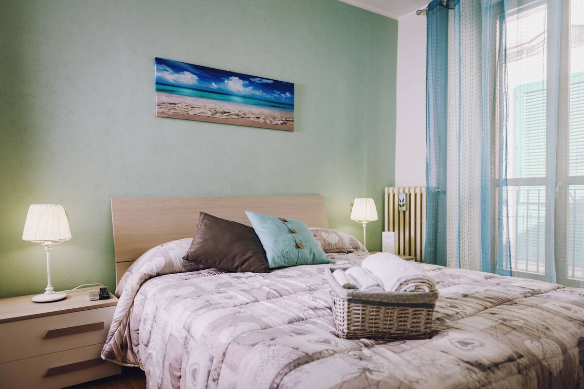 Comfort Double Room, City View (Ilios) | In-room safe, blackout drapes, WiFi (free), bed sheets