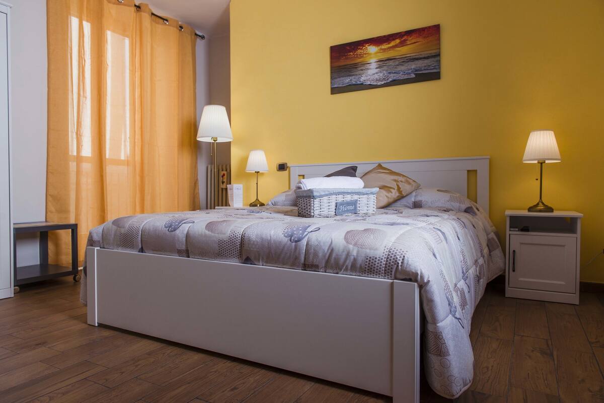 Comfort Double Room, City View (Thalassa) | In-room safe, blackout drapes, WiFi (free), bed sheets