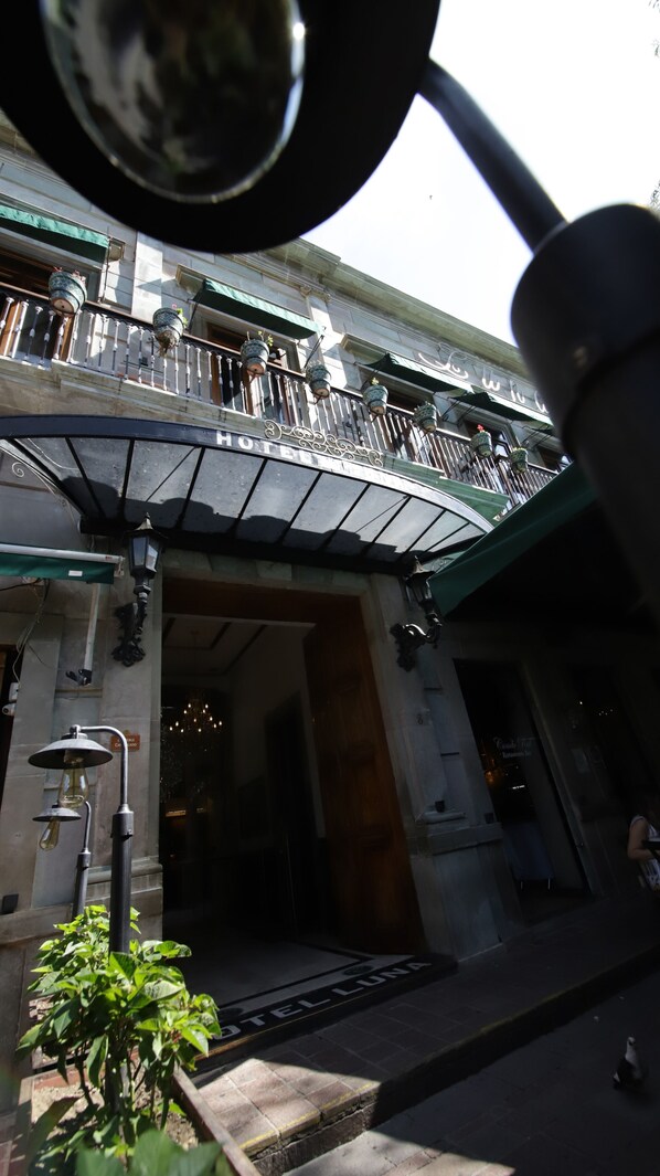 Bagian depan properti