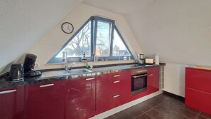 Kühlschrank, Ofen, Herdplatte, Geschirrspüler