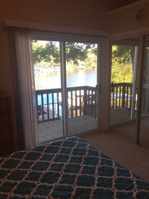 3 bedrooms, WiFi, bed sheets - WaterFront House w/ Swim Dock near Bagnell Dam (Rocky Mount)