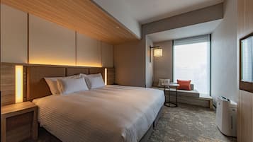 Down comforters, minibar, in-room safe, desk