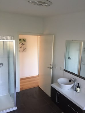 Bathtub, hair dryer, towels