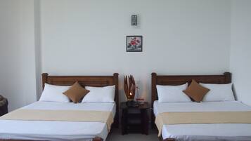 Deluxe Double Room, 2 Double Beds, River View | Soundproofing, cribs/infant beds