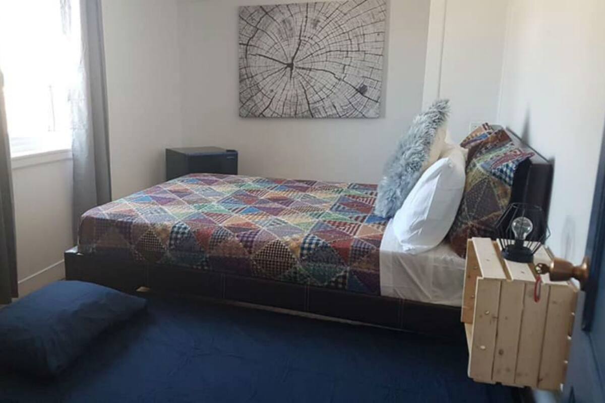 Standard-Dreibettzimmer, Mehrere Betten, Nichtraucher, Gemeinschaftsbad | Kostenloses WLAN, Bettwäsche