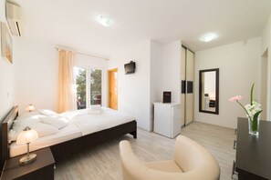 3 camere, una cassaforte in camera, Wi-Fi gratuito, lenzuola