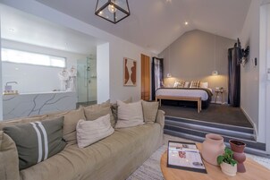 TV de tela plana, lareira