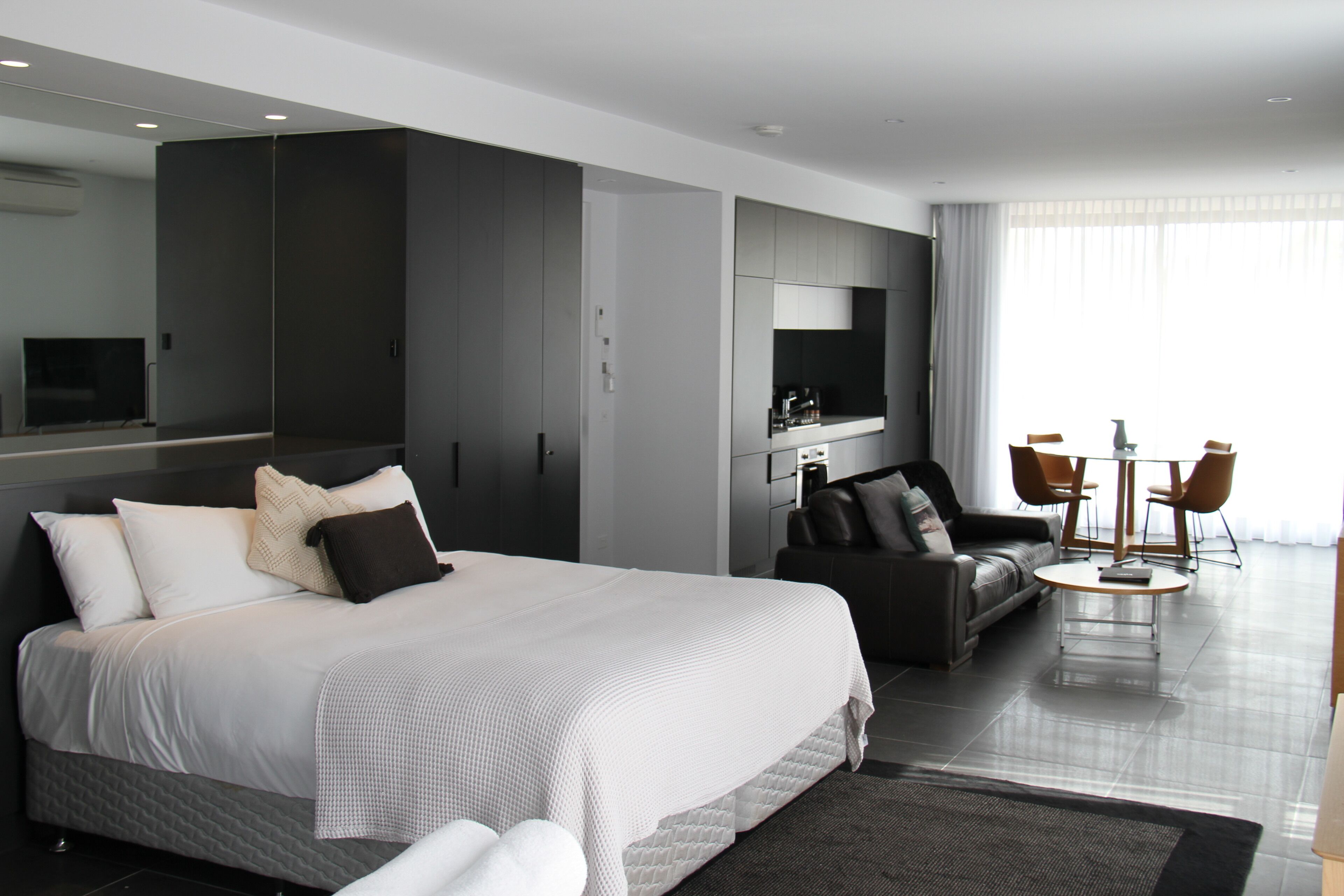 Escape Suite | 1 bedroom, Egyptian cotton sheets, premium bedding, minibar