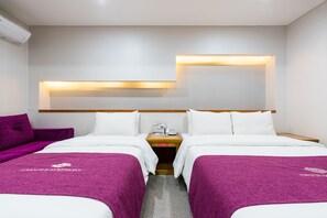 Superior Twin Room | Edredons de pluma, individualmente decorados, individualmente mobiliados