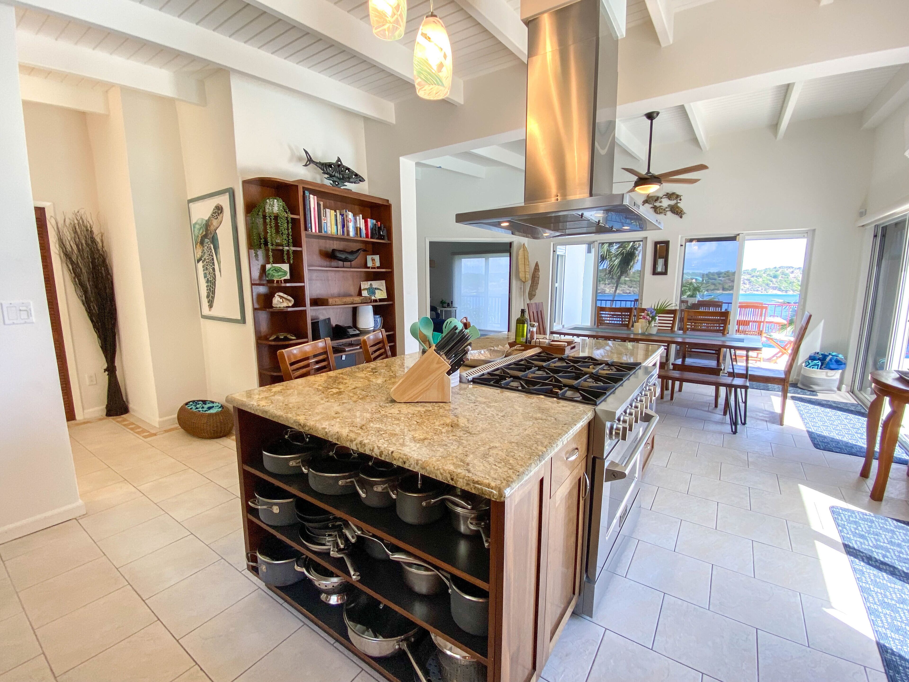 雪櫃、微波爐、焗爐、爐具