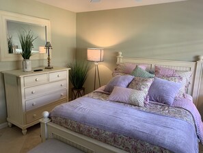 2 Schlafzimmer, Zimmersafe, Schreibtisch, Bügeleisen/Bügelbrett
