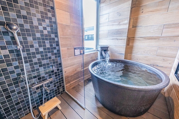 Modern western style room with open-air bath, Non-Smoking | 1 bedroom, in-room safe, blackout curtains, free WiFi