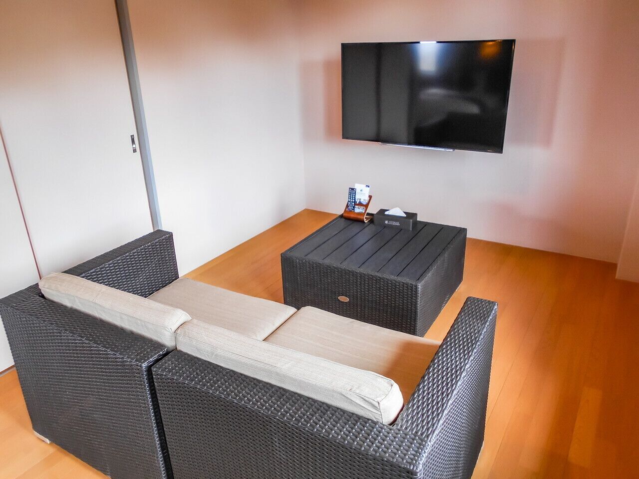 deluxe twin room, 2 bedrooms | 1 bedroom, in-room safe, blackout curtains, free wifi