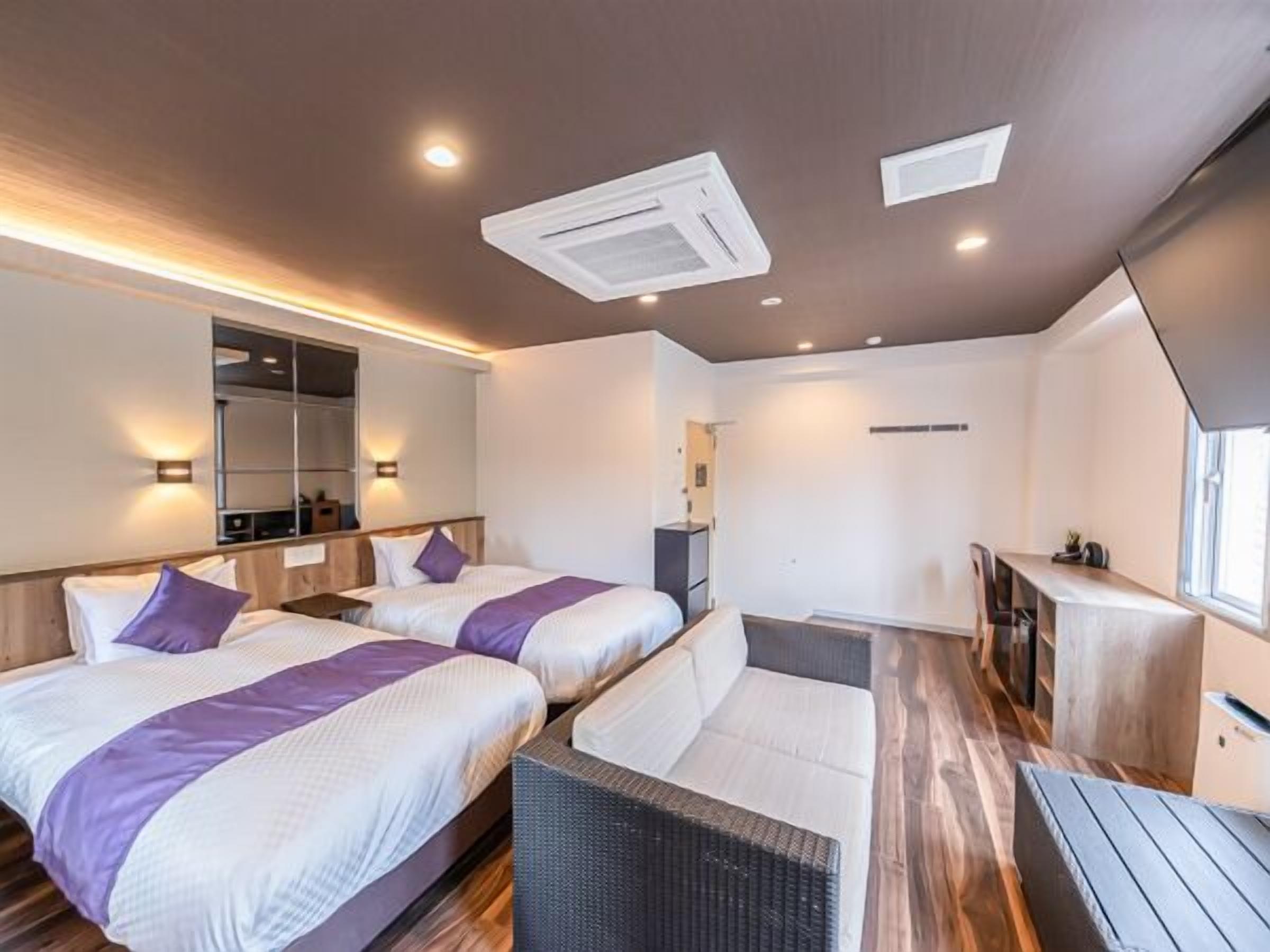 In-room safe, blackout drapes, WiFi (free)