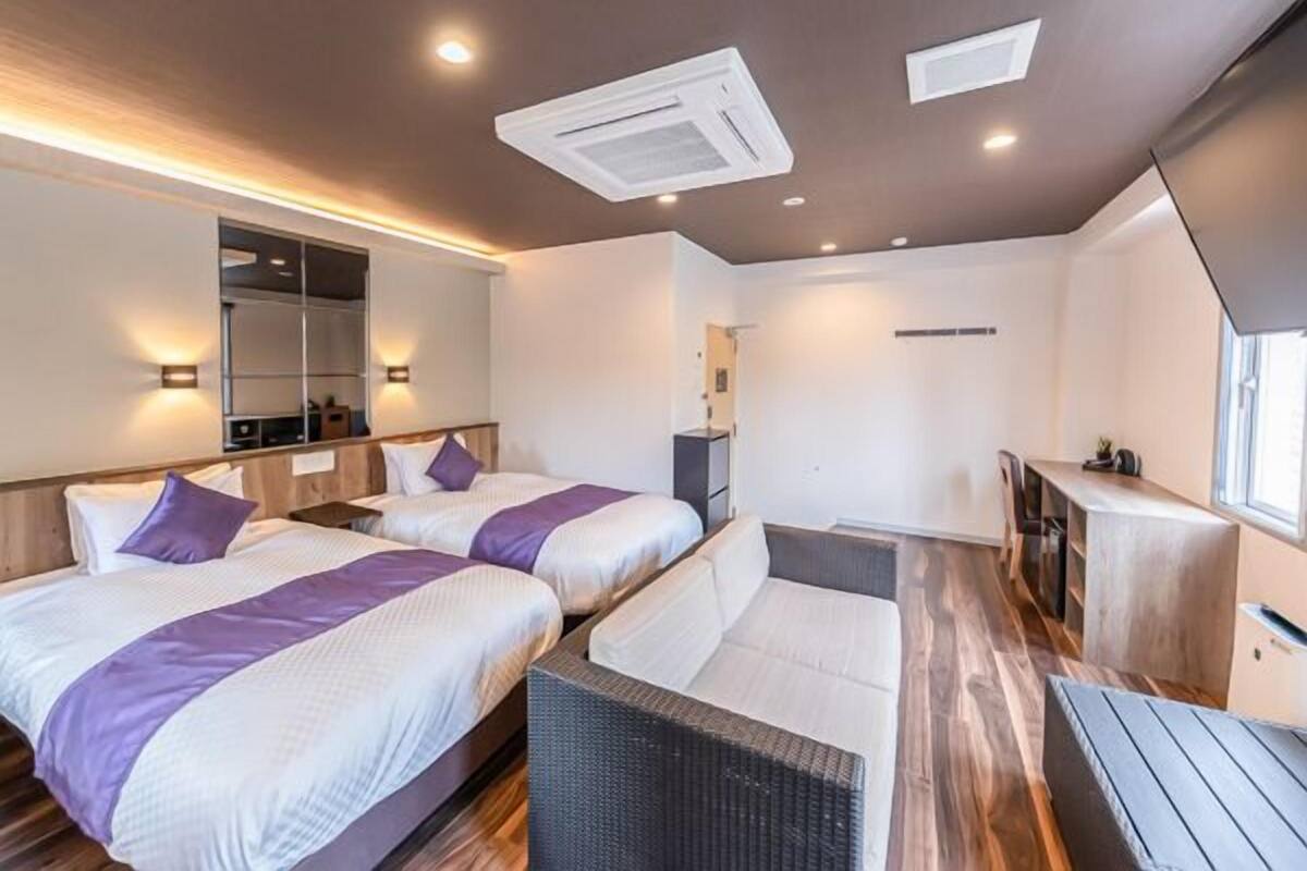 In-room safe, blackout curtains, free WiFi