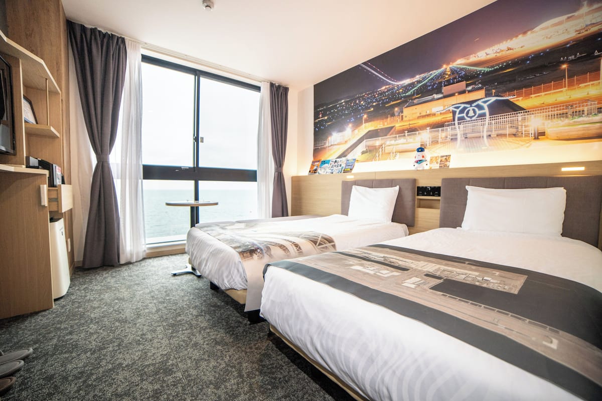Chambre, non-fumeurs (Kansai Airport Ocean View) | Coffres-forts dans les chambres, bureau, rideaux occultants