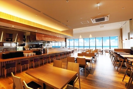 Restaurant. Henn na Resort & Spa Kansai Airport