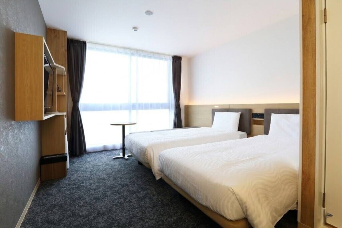 Standard Twin Room, Non Smoking | In-room safe, desk, blackout curtains, iron/ironing board (on request)