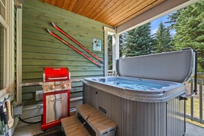 Terrace/patio - Incredible ski in/ski out location SX# 37 (EV charger) (Sun Peaks)
