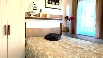 2 多间卧室、旅行婴儿床、WiFi