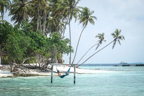 Garden - Keyla Inn (Thulusdhoo Island)