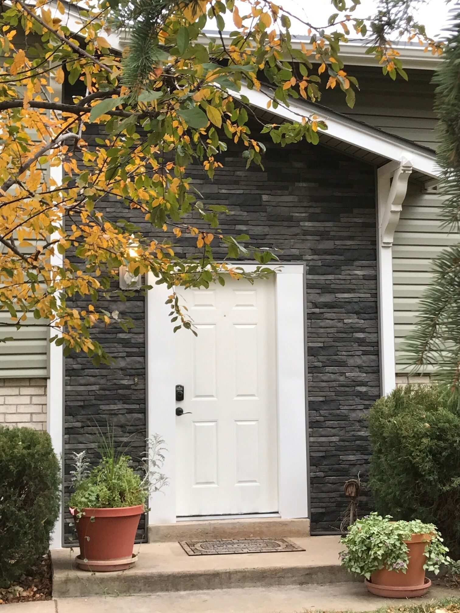Family-friendly, private HALF a house, warm & cozy
