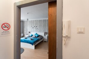 WiFi, bed sheets - Cute Red Star Studio City Center (Leopoldstadt)