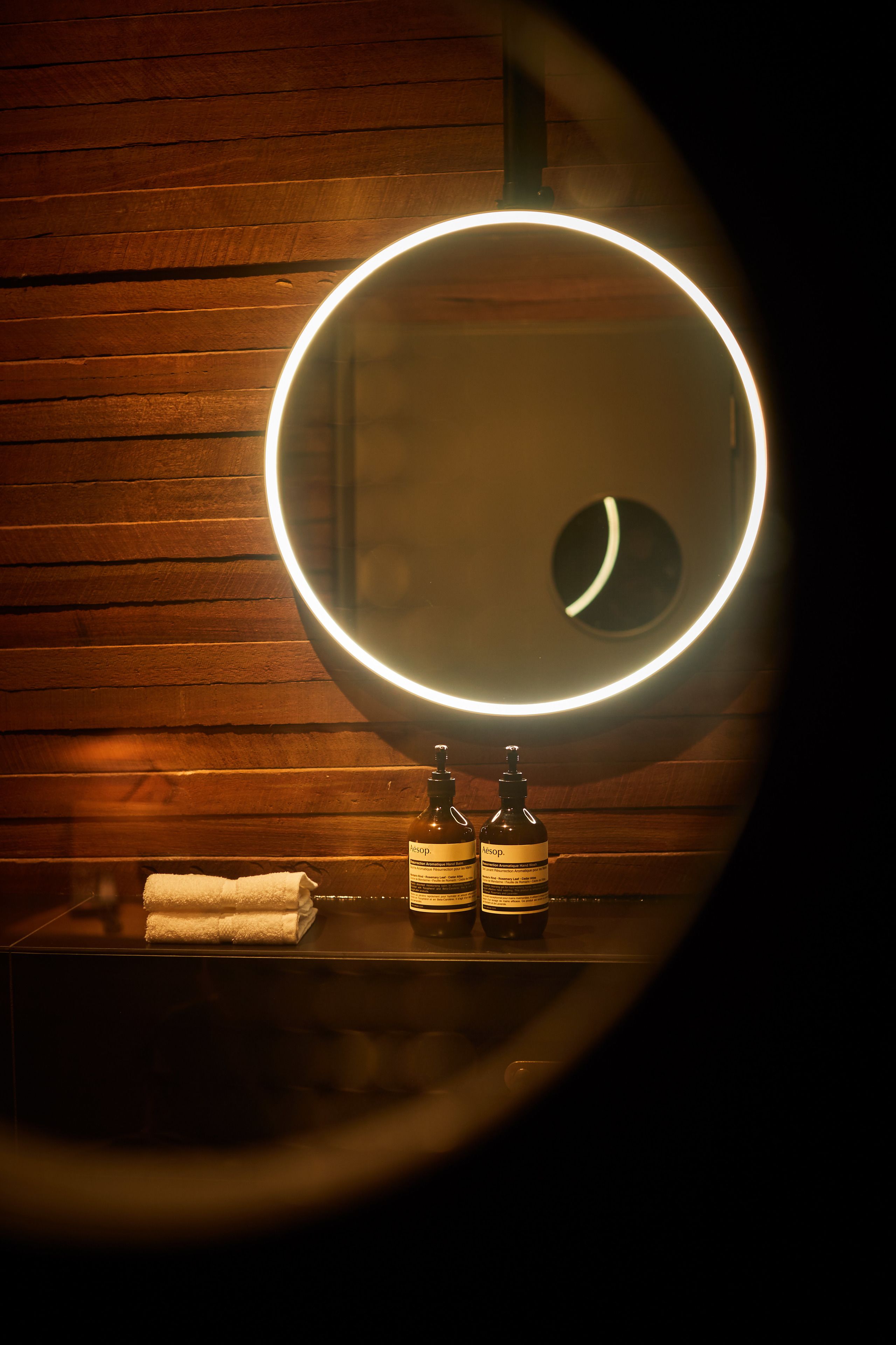 the silo room | premium bedding, desk, soundproofing, cots/infant beds