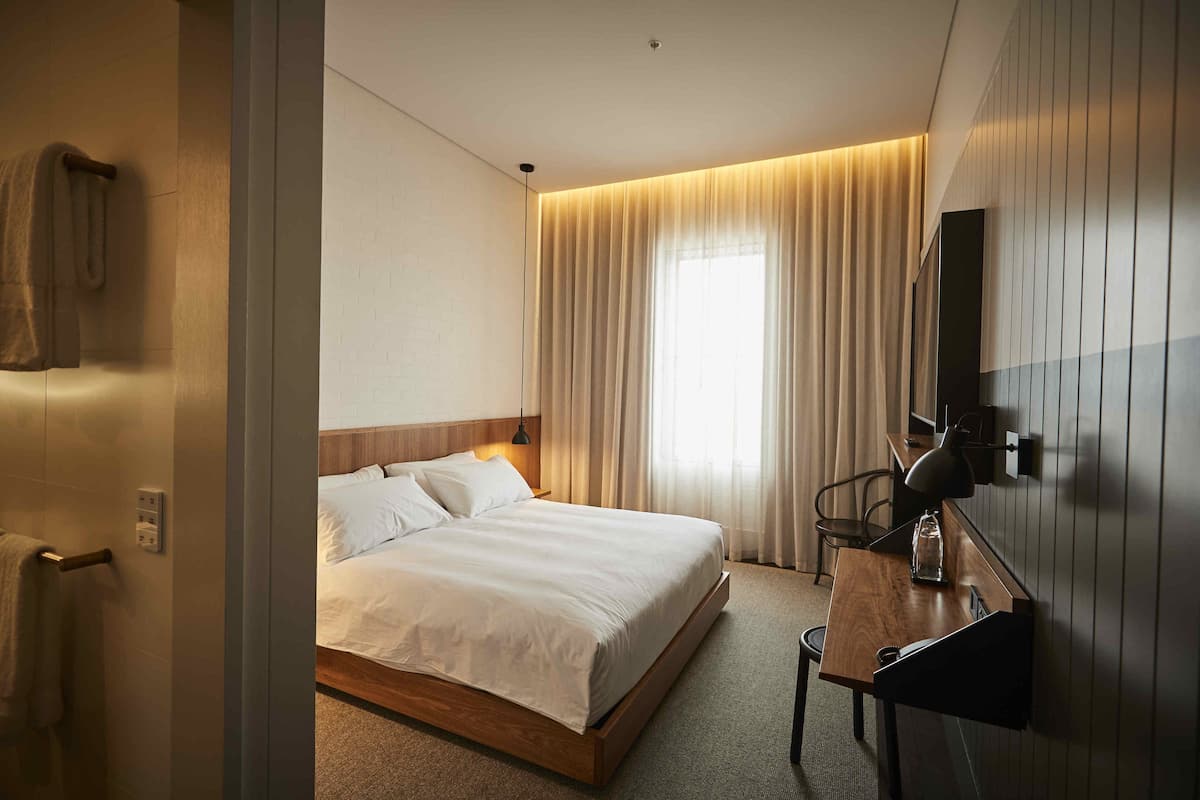 1 habitación, ropa de cama de alta calidad y escritorio