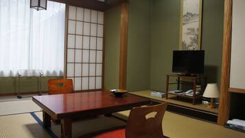 Japanese-Style Economy Room with Shared Bathroom | Iron/ironing board, free WiFi