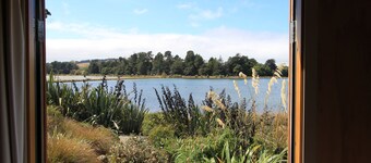 The Bird Hide - rustic luxury by the water