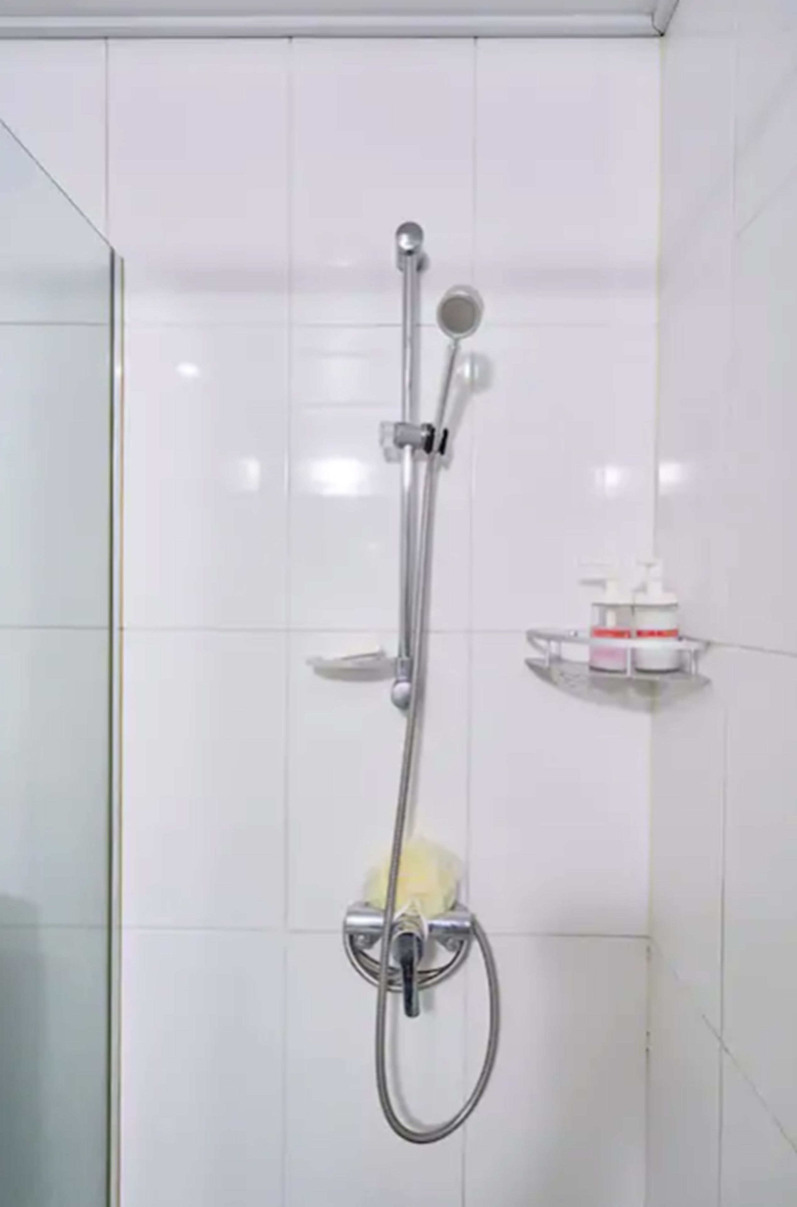 Studio | Bathroom shower