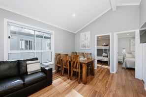 2 habitaciones, decoración personalizada y muebles diferentes