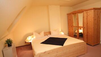 2 bedrooms, WiFi, bed sheets